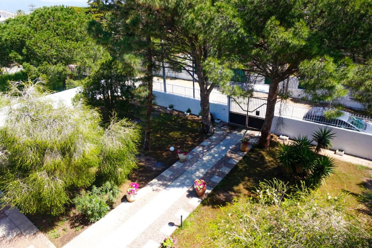 Villa Aurelia - Seafront Apartment With Terrace Quartu SantʼElena Exterior foto